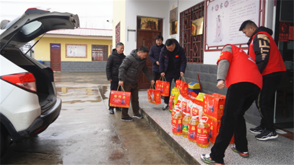 长丰县工商联携手爱心企业开展新春慰问活动146.png